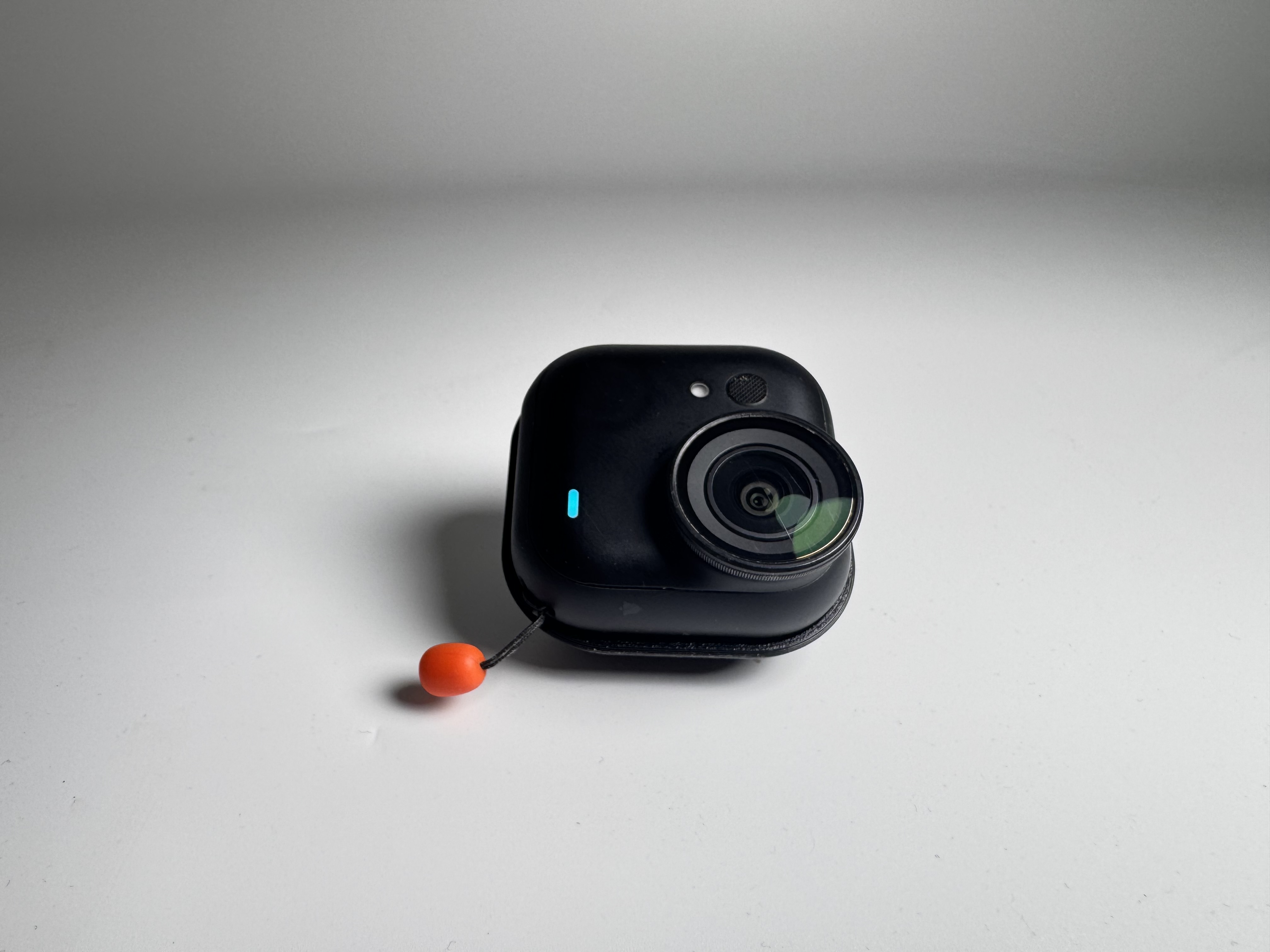 Prindere Magnetică Quick-Release-Dual-Orientation Insta360 GO Ultra