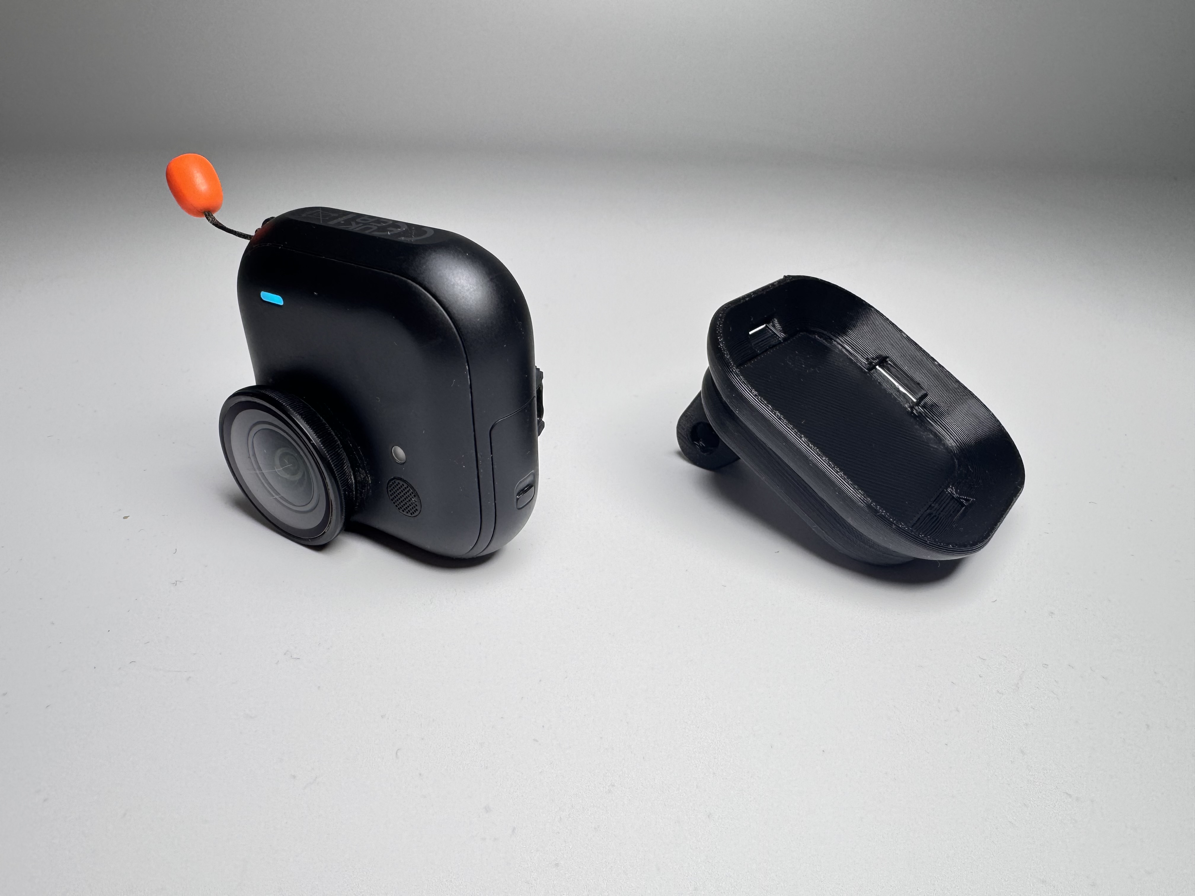 Prindere Magnetică Quick-Release-Dual-Orientation Insta360 GO Ultra