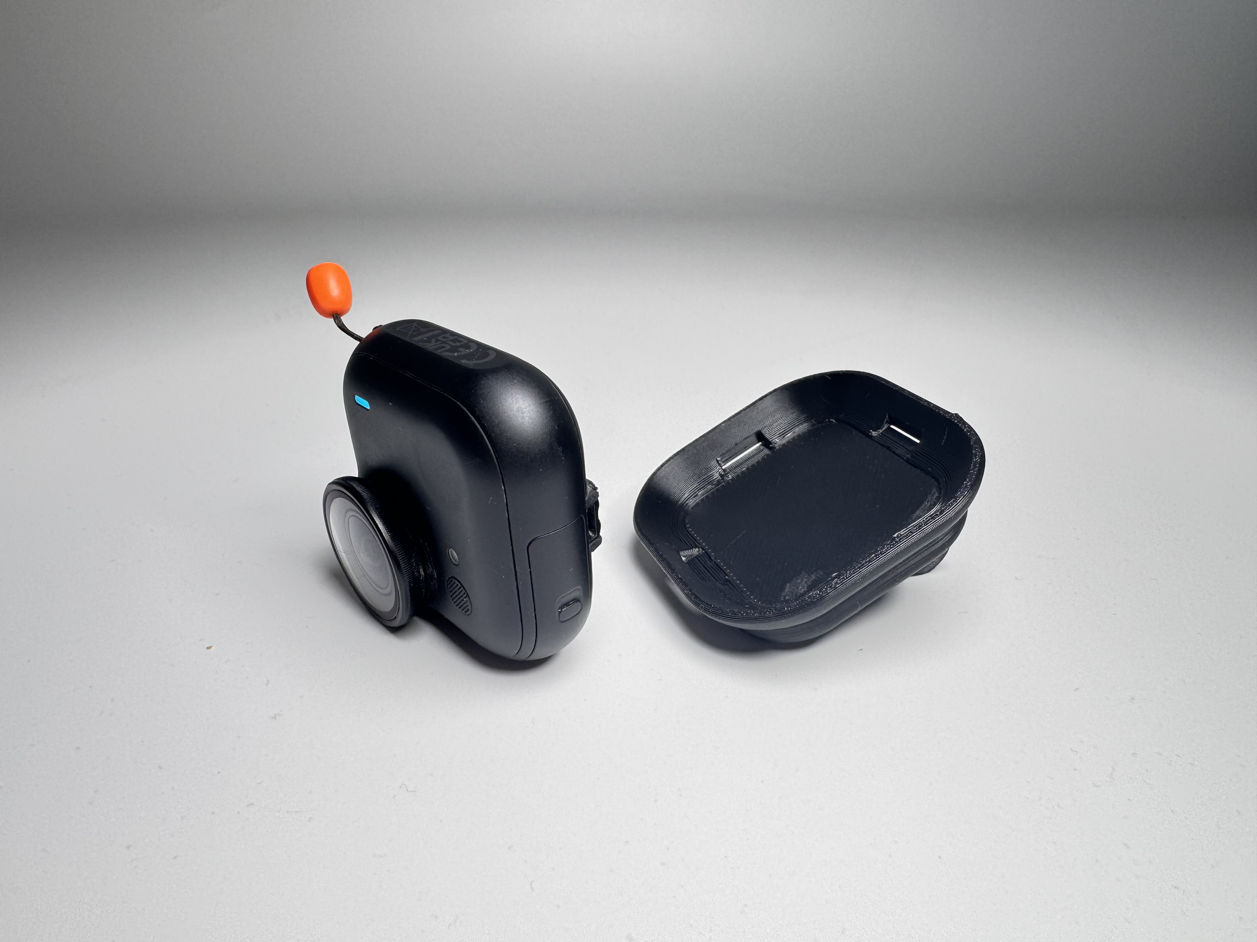 Prindere Magnetică Quick-Release-Dual-Orientation Insta360 GO Ultra